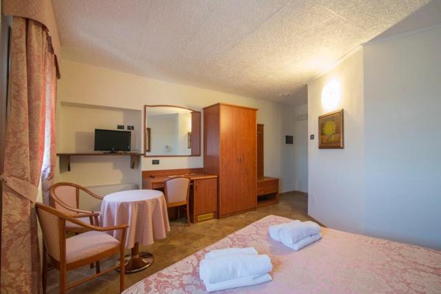 Albergo Giardino Sannazzaro de' Burgondi Экстерьер фото