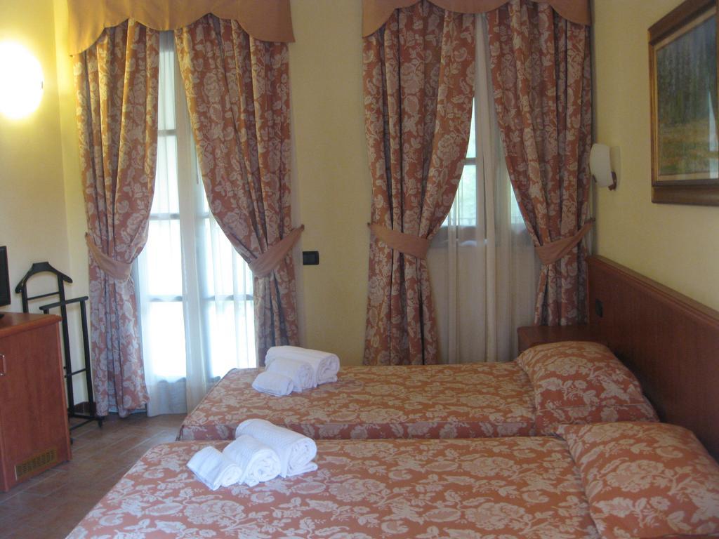 Albergo Giardino Sannazzaro de' Burgondi Номер фото