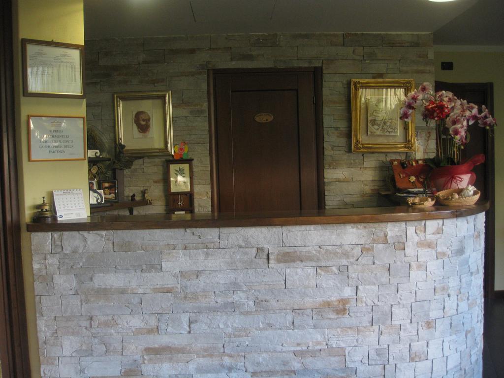 Albergo Giardino Sannazzaro de' Burgondi Экстерьер фото